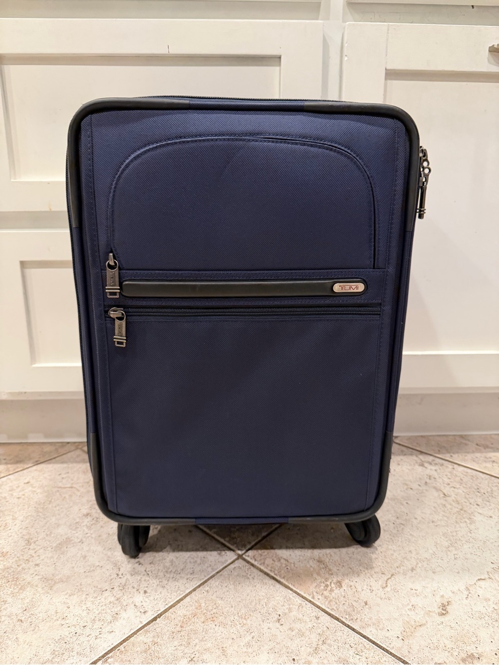 Tumi Navy Softside Carry-On Spinner - Picture 2 of 16